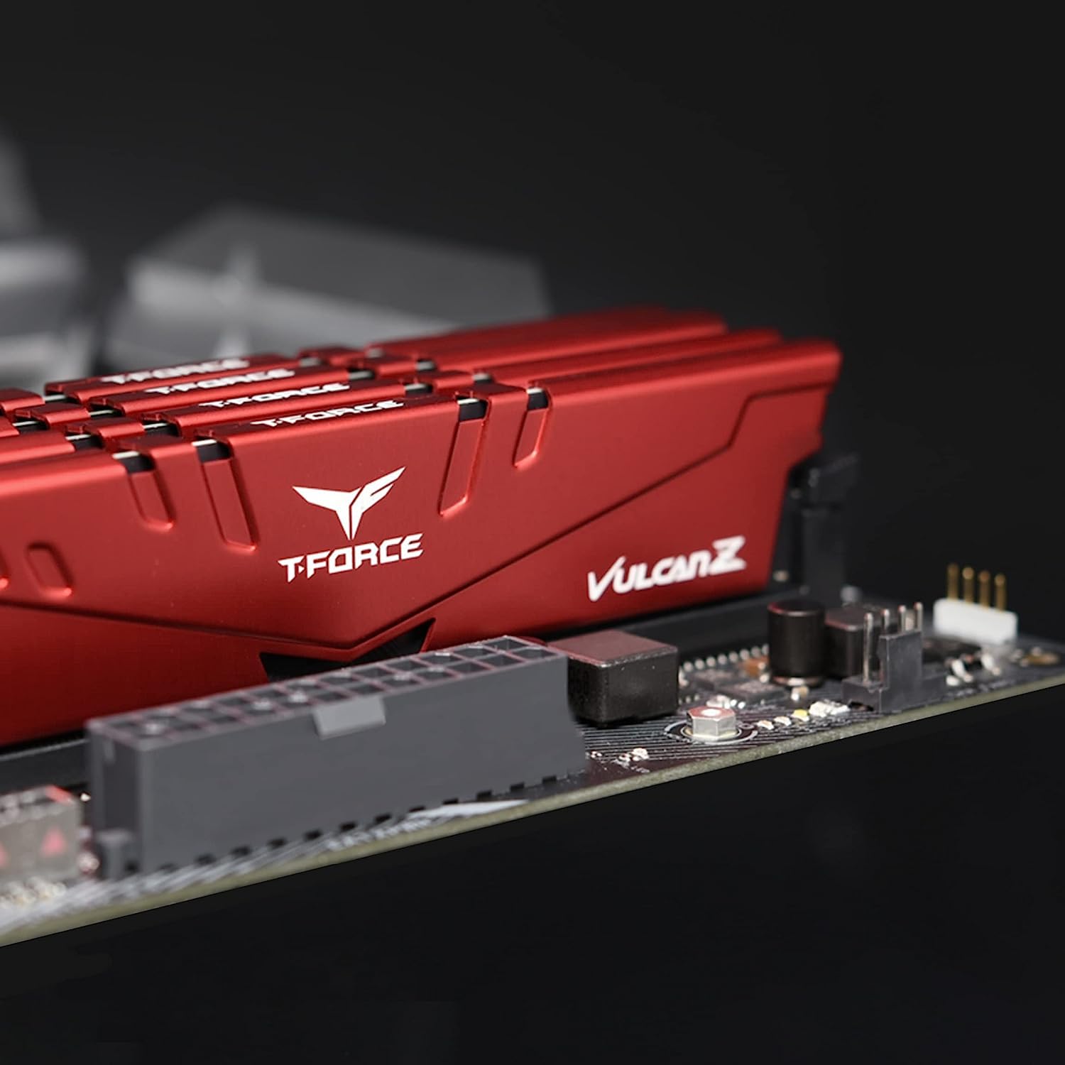 TEAMGROUP T-FORCE VULCAN Z 16GB (16GBX1) DDR4 3200MHZ RED DESKTOP RAM - Image 4